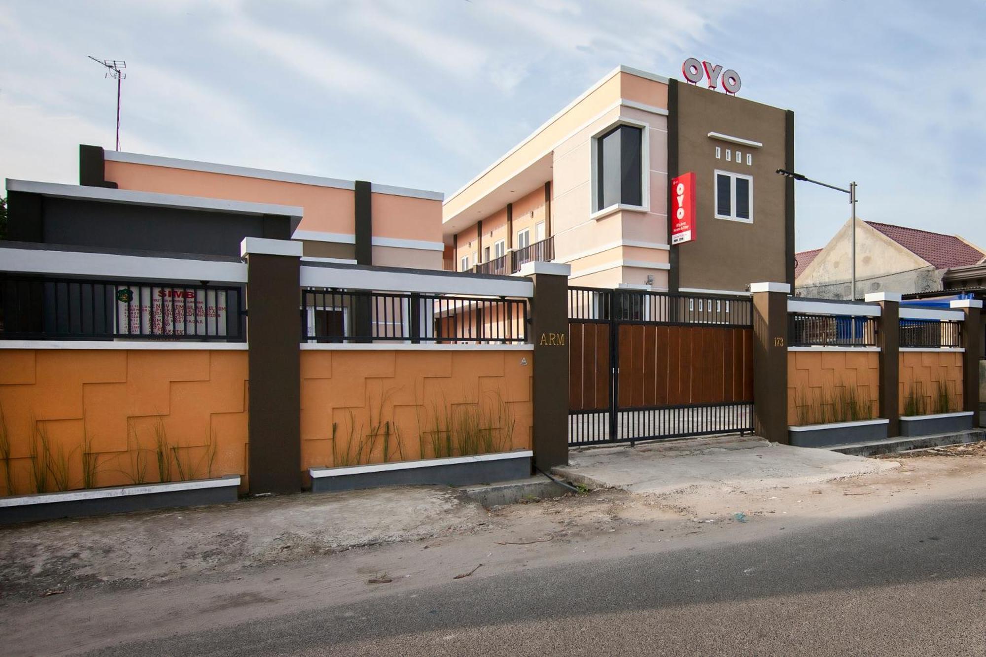 Oyo 725 My Arm Home & Stay Medan Eksteriør billede